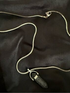 Raw Black Stone Necklace | Earthy Witchy
Pendant |‎ Silver Chain